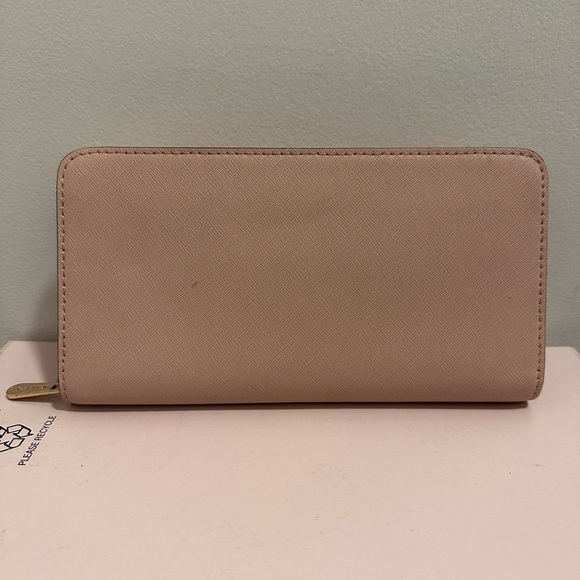 Michael Kors Pink Leather Wallet with Gold Clasp - Picture 2 of 6